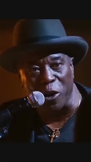 Buddy guy Ft Rolling stones Champagne & Reefer Live! #rocknroll #bluescommunity #music
