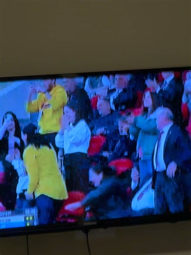 776K views · 10K reactions | ოქროს მედალს უეცრად ხელის თხოვნა მოყვა❤️ ჩემიაზრით ყველაზე მაგარი ხელისთხოვნაა ისტორიათა ისტორიაში❤️ | Lasha Bekauri | Facebook