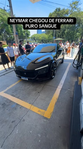 Robinson street / YouTuber on Instagram: "Neymar chegou de Ferrari puro sangue? #ferrari #neymar #streetbielaquebrada"