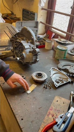 Vespa Day 13 Engine Project Witch's Cellar Clutch Wedge #vespasian #vespaindonesia #diy #automobile