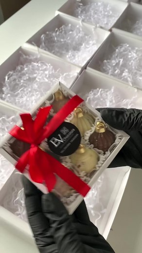 Handmade Chocolate Bars and Boxes for Corporate Events and New Year Gifts