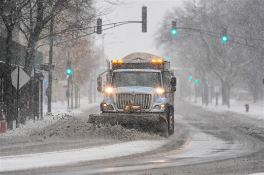 Sunday forecast: Winter Storm Warning in effect for Cook County until 6 p.m. Sunday, more frigid temps coming