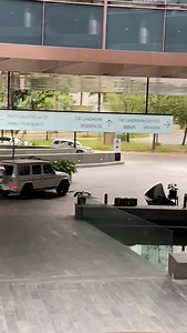 BALACERA EN PLAZA ANDARES En Guadalajara, se desató una balacera en la Plaza Andares. Aquí el primer video. #VecinosVigilantes | Vecinos Vigilantes Oficial