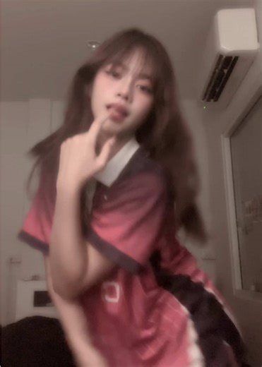 ชุดนอนไม่ด้ายนอน แต่จูลี่นอนแน่