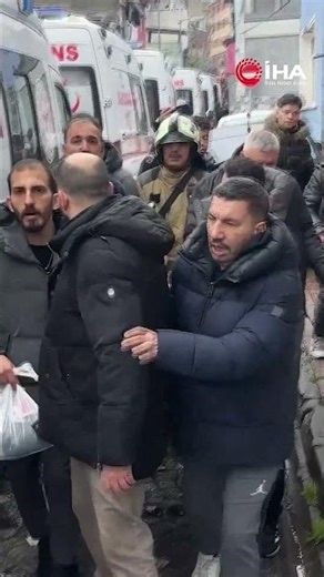 Two adjacent shacks collapsed in Fatih.