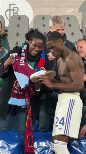 Amadou Onana making time with the fans, after beating FC Basel in the Europa League 😇
