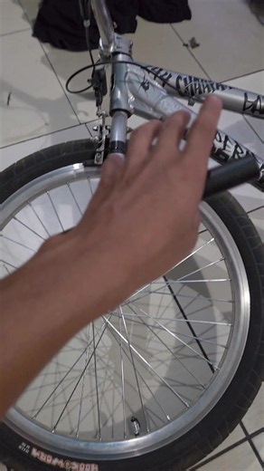 Como pintar pneu Maxxis com caneta Posca