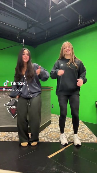 Bestie Dance Moves to Try with Your BFF