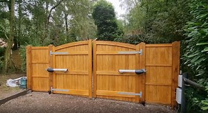 Double Swing Electric Gate Kit (Max Leaf 2m) 24v BRUSHLESS BE20/210 | Roger Trade Centre Official UK Website | Roger Technology Premium Dealer