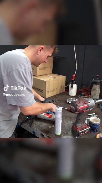 Racing Gitter anbringen: Schritt-für-Schritt Anleitung