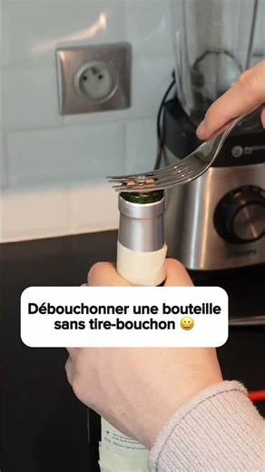 Comment ouvrir une bouteille sans tire-bouchon ?