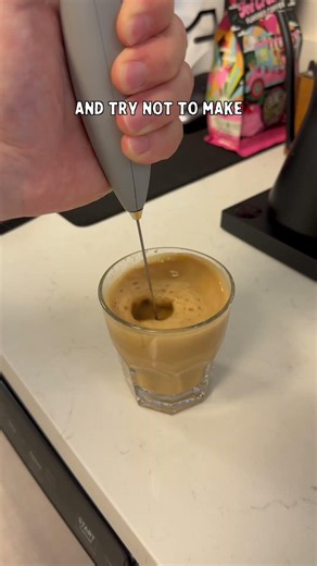 share this with someone who'd enjoy a latte popsicle! ☕️🧊⁠
