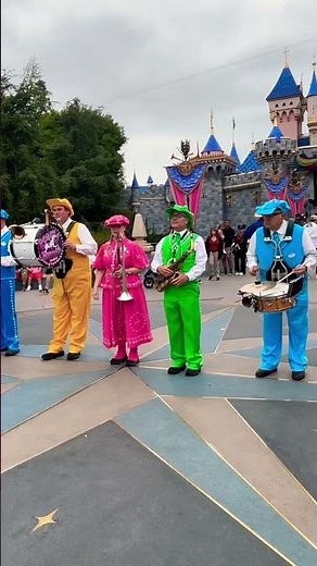 Mary Poppins Dancing with the Disneyland Band | Disneyland