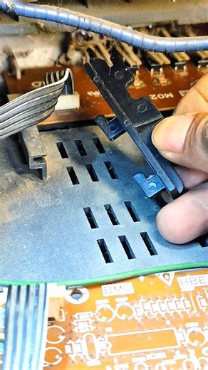 How to remove and reinstall the PCB lock on an old TV.. #trick #simple #tips #lock #pcb #tv | Mamas Yanto