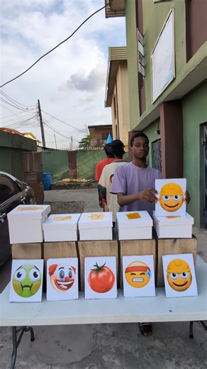 477K views · 21K reactions | Emoji game 﫣 | Celebrity TV | Facebook