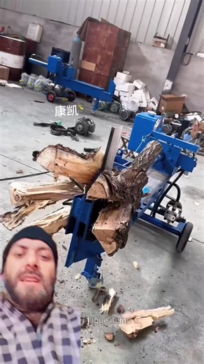 Wood Saw Machines Firewood lakadi chirne wali machine Processor Log Splitter Cutting🪵🪓👈😎 #woodcutting #Technology #fblifestylechallenge #likecommentshare #splitter #woodsaw #machineshop | Noor Gulistani
