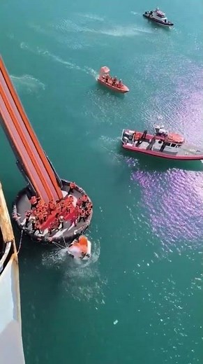 Life Raft Throwing Procedure at Sea | Step-by-Step Safety Demonstration