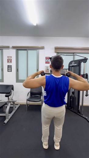 standing Cable Rope Row for Back Thickness