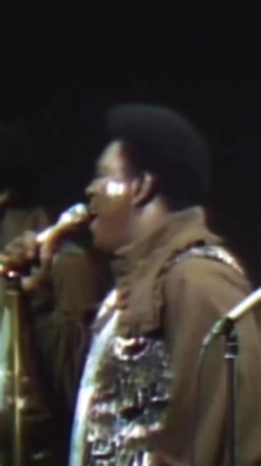 🎵 The Dells - "Stay in My Corner" 🎵 Looking for that classic soul vibe? ✨ This legendary track by The Dells is pure magic! 🎤💎 Feel the harmony and the heart in every note. ❤️🔥 🗓 Released: May 1968 🔗 Listen on YouTube #TheDells #StayInMyCorner #ClassicSoul #OldSchoolVibes #SoulMusic 🎶🙌🏾 | Mark Hall