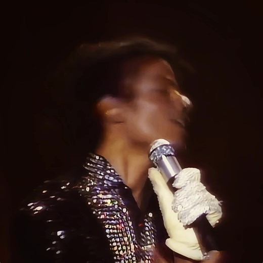 Michael Jackson's Iconic Billie Jean Performance