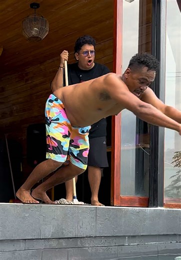 No se meta a la piscina 😂 • #viral #fyp #humor #funny #comedy | Humor Funny Video
