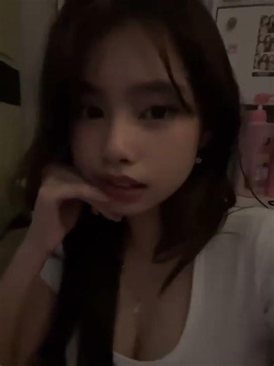Beautiful Girl On Hot51 net