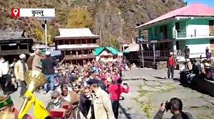 CM पैदल चलकर पहुंचे मलाणा गांव, जानिए क्या दी सौगात Jairam Thakur #MalanaVillage #ETVBharatHaryana https://www.etvbharat.com/hindi/himachal-pradesh/city/shimla/cm-jai-ram-thakur-visited-malana-village/hp20211112150539377 | ETV Bharat Himachal Pradesh