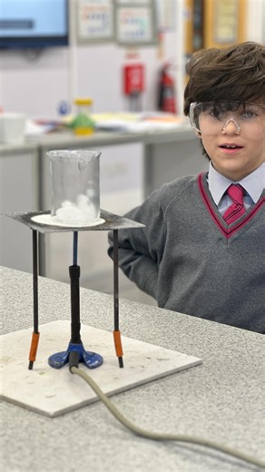 Year 5 Science Fun! 🔍🌟 Year 5 have been learning about materials. They investigated how different materials behave and even got hands-on with an exciting experiment: Melting Ice! 🧊➡️💧 #sciencelesson #practicalscience #handsonlearning | Lochinver House School