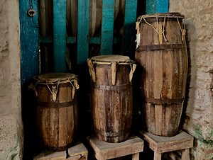 Atabaqués: Drums of Candomblé.