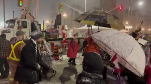 11K views · 739 reactions | Look. I get that many people feel it's time for the convoy protesters to move on. But come on, does this really look like the "Insurrection" the legacy media keeps saying it is? The same people who wanted to defund the police now screaming for the military to go in and arrest everyone on sight. | Proud To Be Canadian | Facebook