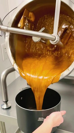 Small batch. Crafted the old-fashioned way - right here in Scotland. Experience fudge the way it’s meant to be… #ArtisanFudge #ScottishMade #HandcraftedTreats #Fudge #OchilFudge #MadeInScotland