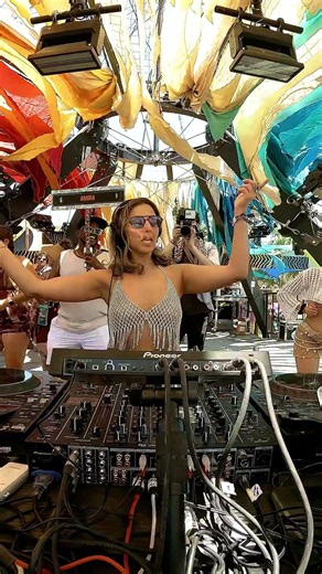 AMIRA @ Woogie Stage - Lightning in a Bottle 2026 (2)