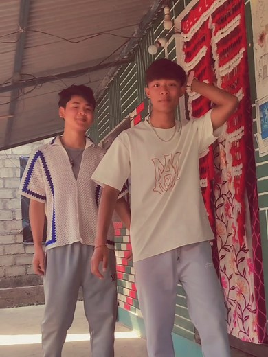 sarara~sarara 💘🌷🤗 @Magareyyy...💜🎆🔥 #newtrendsong❤️ #flypシ #MRsanjitvlog💗 #sanjitmgr🤟 #keepsupporting #tangiyabasti_muser🇳🇵