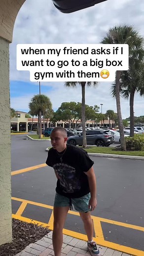 You should know better than to go a big box gym at this point😤😤 At Loggerhead Fitness, we provide a boutique gym experience with and have created an outstanding community. Get your free week pass through the link in our bio or pinned in the comments below🐢 | Loggerhead Fitness