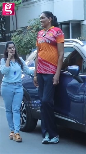 @tallgirlsfanpage_ on Instagram: "tharjini sivalingam Tallest female netball player. 210cm😮🤩"