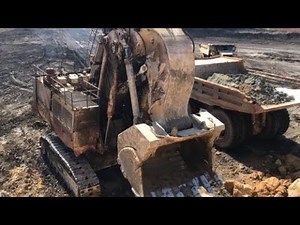 Huge Terex RH170 Shovel Excavator Loading Hitachi Dumpers EH3500
