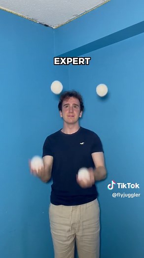 I have never seen a juggler do the last trick #juggling