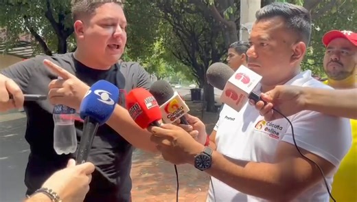 10K views · 330 reactions | #ATENCION El celular de Jaime Vázquez fue manipulado mientras Jaime Vázquez agonizaba en la clínica de 8 a 11:30 su teléfono siempre estuvo activo. La fiscalía dice que tomó en cadena custodia después de las 11:30 de la mañana pero antes quién lo estuvo manipulando denuncia tatán Mojica | Informativo de Charles Castro | Facebook