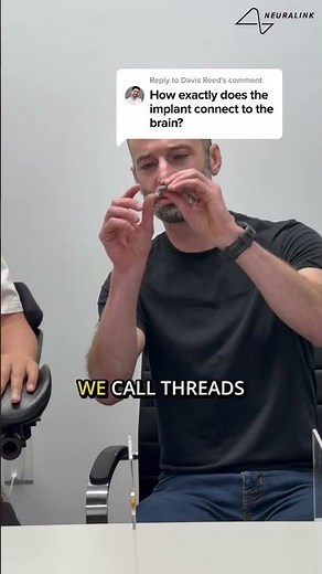 How does the ‪@neuralink‬ implant connect to the brain?