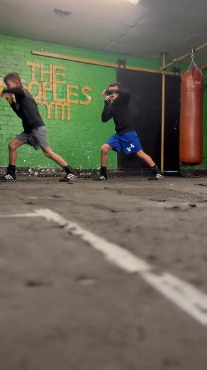 FOOTWORK DRILLS 👣🥊💯 - #boxing #boxingtraining #boxingchamp #boxingchampion #boxeofe #boxingworkout #boxingnews #amateurboxing #boxingcoach