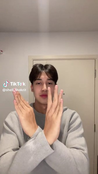 Shell Thakrit Singing Attempt - A Fun Reaction