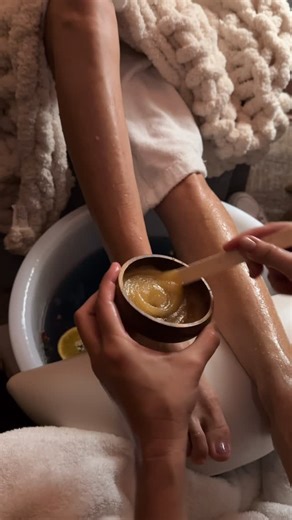 MYRAINBERRY Holistic Spa in Birmingham, Alabama on Instagram: "#Japanese Treatment 🇯🇵✨ In Japan, beauty begins at the feet. Your ritual opens with a warm foot ceremony infused with Epsom salt, rare botanical extracts, and honey. Through precise pressure-point massage, the treatment flows upward — legs, back, chest, neck, and scalp — restoring balance and deep relaxation. We complete the journey with a sculpting facial massage, revealing visible, immediate radiance. 🌿 Holistic luxury ✨ From fe