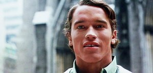 Arnold Schwarzeneggers erster Film: Sein Debüt als 22-Jähriger war so furchtbar, dass er komplett synchronisiert werden musste