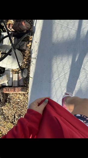 it isn’t everyday that the high temperature in florida can’t reach 50. me stepping outside in shorts to test it! #florida #weather #fypシ #fyp #foryoupage