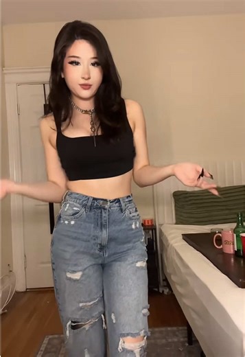 My first pair of blue jeans since 2016 lol #jeans #tryon #tryonwithme #jeansoutfit