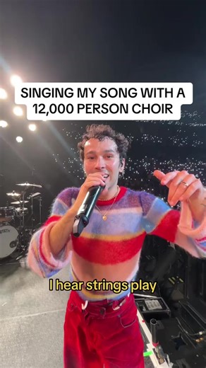 MAX his built in choir singing "STRINGS" in Orlando. 🤩 | Warner Records