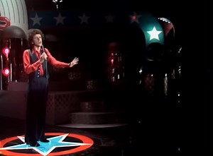 Leo Sayer – When I Need You...🎧 Watch full this song: https://top100.oldiesclassic.org/leo-sayer-when-i-need-you/?utm_source=facebook&utm_medium=ngreel&utm_campaign=bestoftopoldsongs | Best Of Top Old Songs