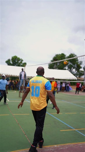 #oliguinguemapresident🇬🇦🇬🇦 #SEANCE DE SPORT (VOLLEY-BALL). AU lycée Joseph Ambouroue-Avaro#portgentil🇬🇦