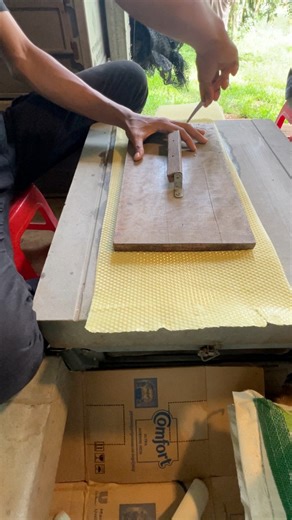 267K views · 1.7K reactions | Cutting beeswax make new beehive frame #honey #animal #insect #beekeeping | ទឹកឃ្មុំកសិករ ខេត្តកំពង់ចាម | Facebook