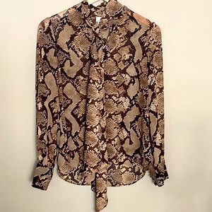 Animal print snakeskin long sleeve blouse